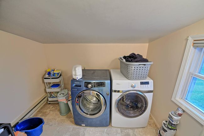 Main floor laundry | Image 12