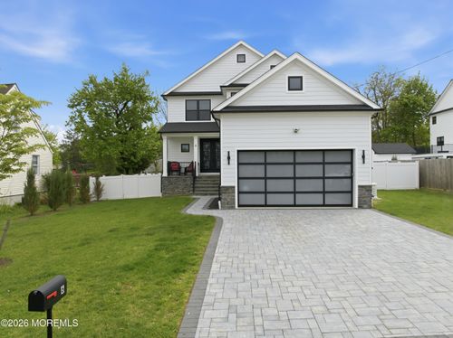6 Orchard St, Marlboro, NJ, 07746-1412 | Card Image