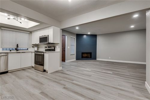 apt-c-2120 Venus Ave, North Las Vegas, NV, 89030-8172 | Card Image