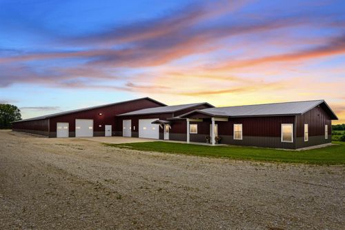 1905 337th Street, Decorah, IA, 52101 | Card Image