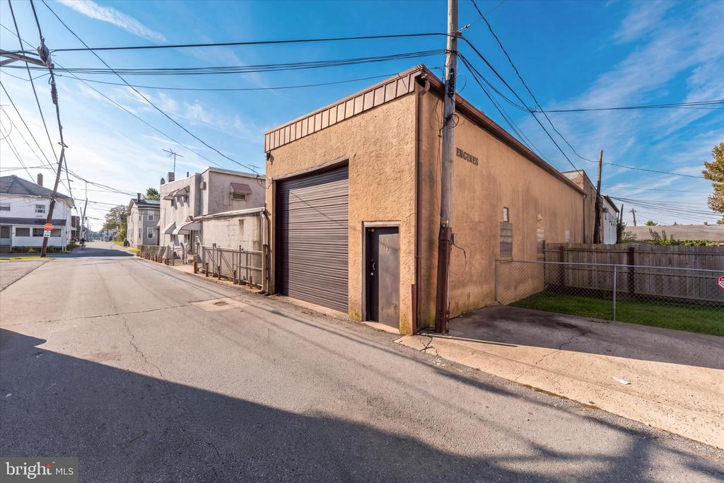936 Maiden Ln, Marcus Hook, PA 19061