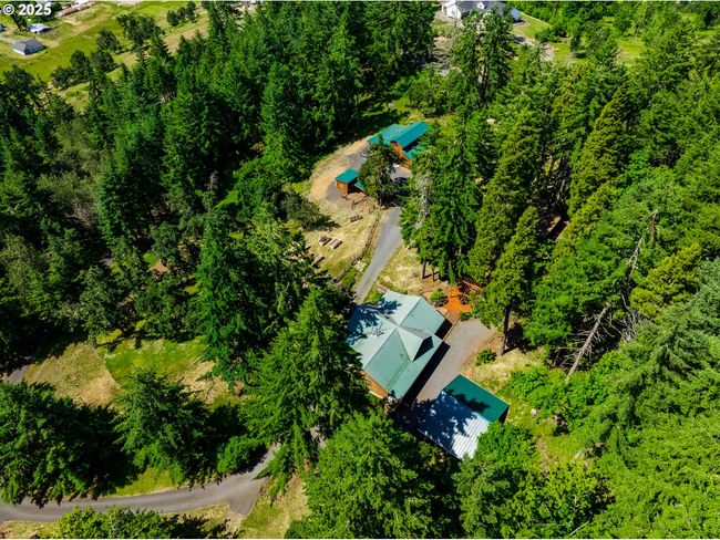 86561 R R Baker Rd, House other with 3 bedrooms, 3 bathrooms and 2 parking in Springfield OR | Image 27