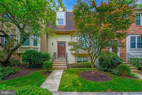 7930 Peyton Forest Trl, ANNANDALE, VA, 22003-1560 | Card Image