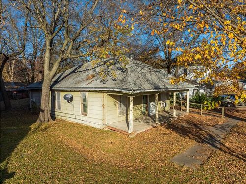 1006 Osage St, Neodesha, KS, 66757-1472 | Card Image