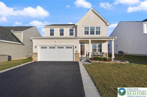 1064 Woodmont Ln, CATASAUQUA, PA, 18032-8002 | Card Image