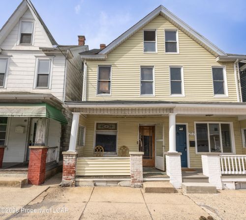 215 E Ridge St, Lansford, PA, 18232-1509 | Card Image