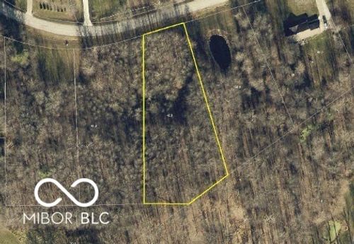 22035 Redding Woods, Seymour, IN, 47274-7420 | Card Image