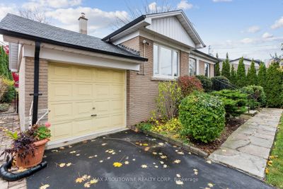 74 Kingswood Rd, House other with 3 bedrooms, 2 bathrooms and 3 parking in Oakville ON | Image 2