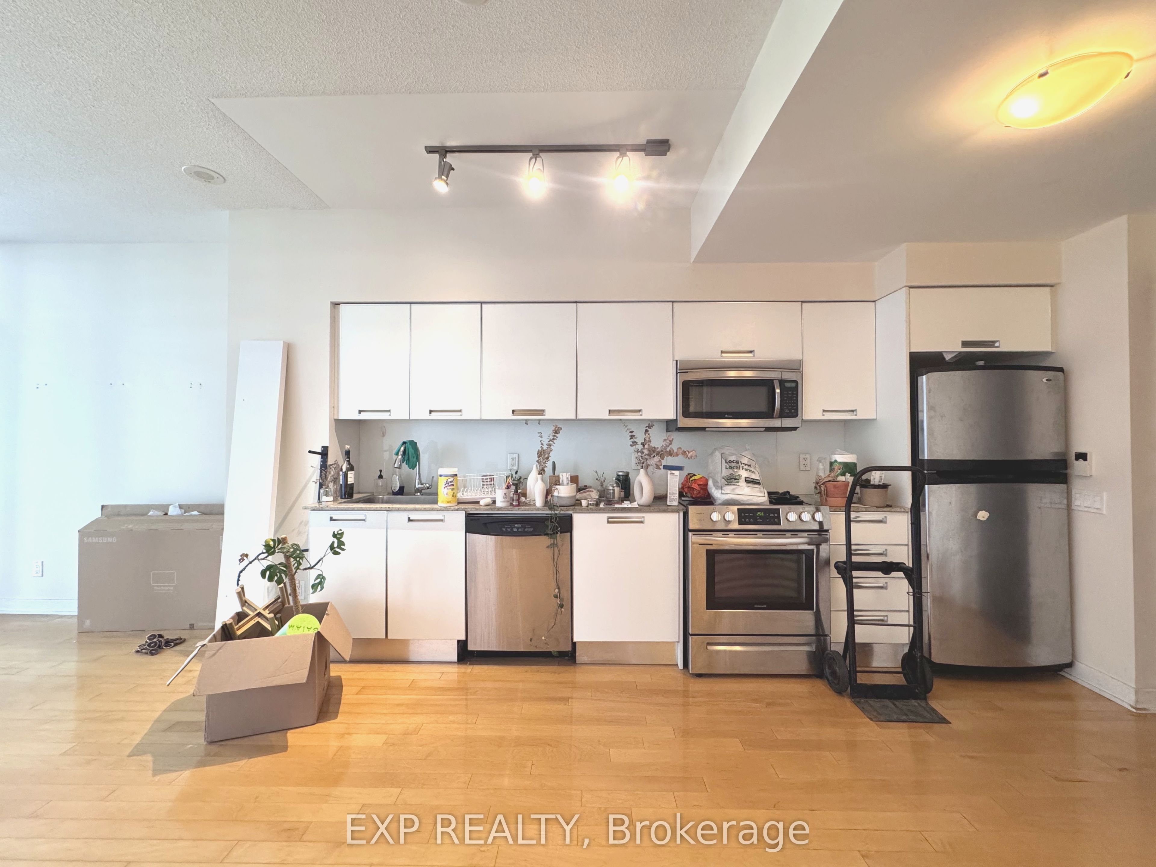 Residential Lease in Toronto C08 3