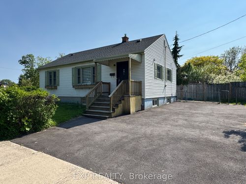 13 Mcphail Cres, Saint Catharines, ON, L2P3G4 | Card Image