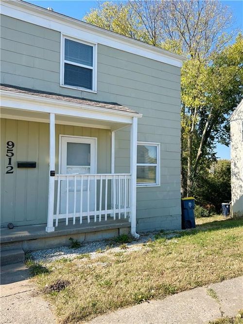 9512 Charlotte St, Kansas City, MO, 64131-3033 | Card Image