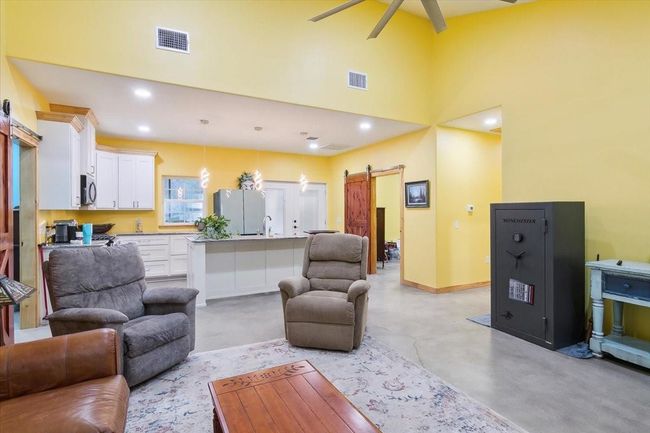 13052 Fm 1818, House other with 3 bedrooms, 2 bathrooms and null parking in Huntington TX | Image 9