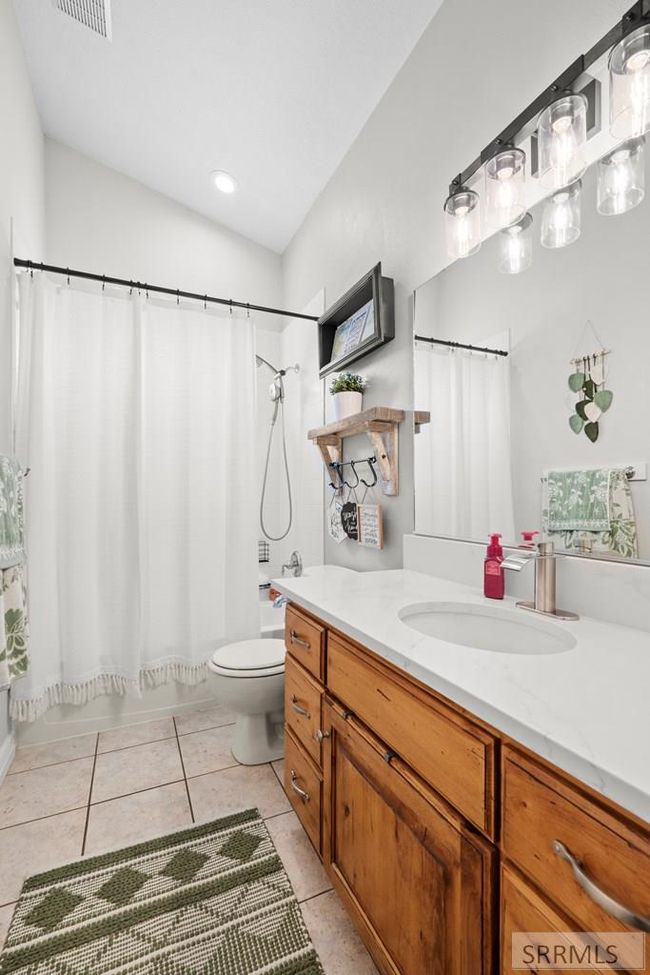 upstairs bathroom | Image 45
