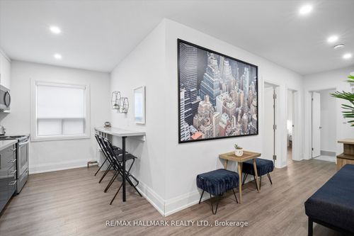 12-595 St Clair Ave W, Toronto, ON, M6C1A3 | Card Image