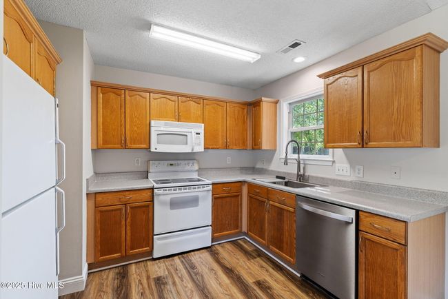 719 Oak Branches Close, House other with 3 bedrooms, 2 bathrooms and 1 parking in Belville NC | Image 18