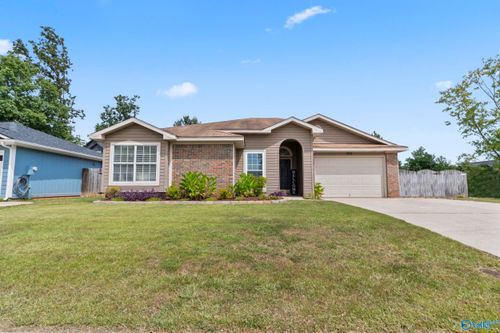 200 Mountain Creek Dr, Madison, AL, 35757-6835 | Card Image
