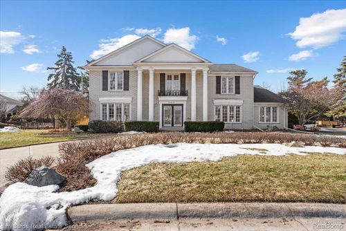 75 S Duval Rd, Grosse Pointe Shores, MI, 48236-1109 | Card Image