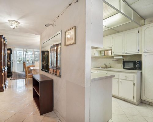 apt-117-2900 Nw 48th Ter, Lauderdale Lakes, FL, 33313-1601 | Card Image