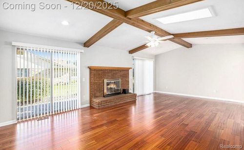 5055 Scarsdale Dr, Sterling Heights, MI, 48310-3231 | Card Image