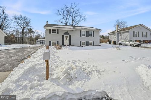 831 Broadfield Dr, NEWARK, DE, 19713-2724 | Card Image