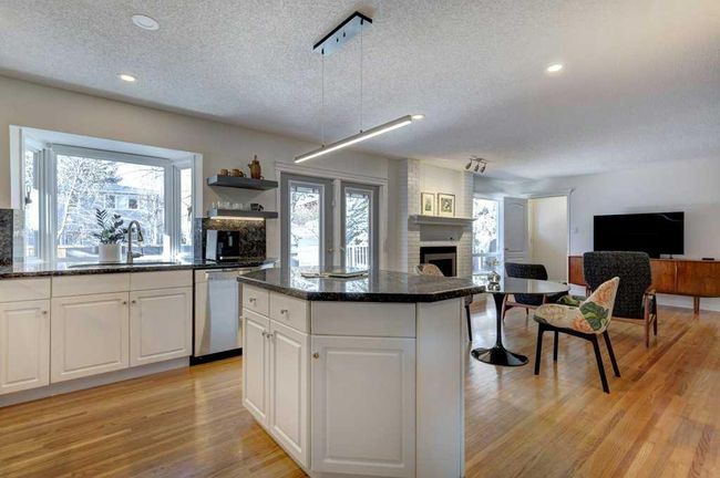 660 Willow Brook Drive Se, Home with 4 bedrooms, 3 bathrooms and 4 parking in Calgary AB | Image 5