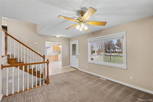 7296 Morrish Rd, Swartz Creek, MI, 48473-7623 | Card Image