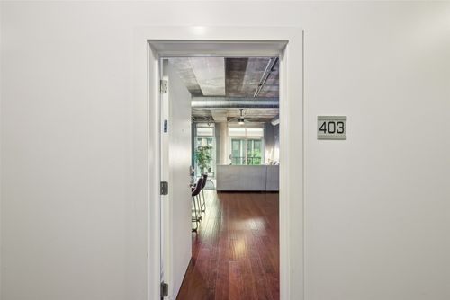 apt-403-1001 Belleview St, Dallas, TX, 75215-1823 | Card Image