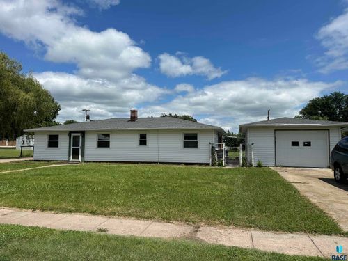 510 S East St, Menno, SD, 57045-2013 | Card Image