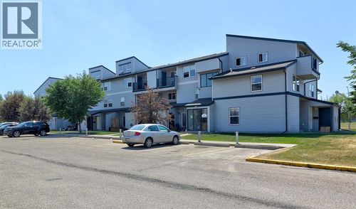 7201 Poplar Dr, Grande Prairie, AB, T8V6C5 | Card Image