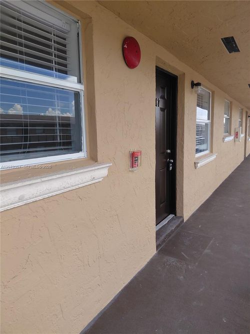 67-5461 W 24th Ave, Hialeah, FL, 33016-4706 | Card Image