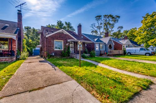 10724 Mckinney St, Detroit, MI, 48224-1825 | Card Image