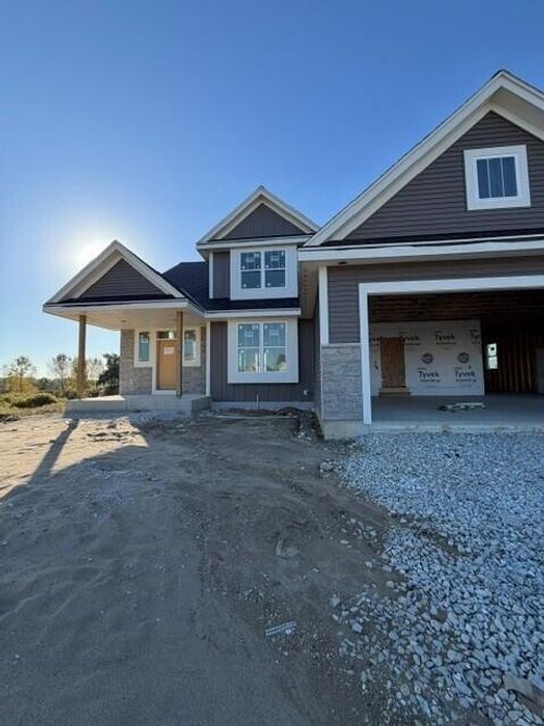 W220 N4600 Timber Dr, Pewaukee, WI, 53072-1206 | Card Image