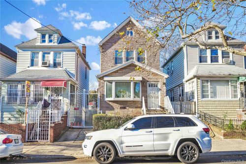 26 94th St, East Elmhurst, NY, 11369-1718 | Card Image