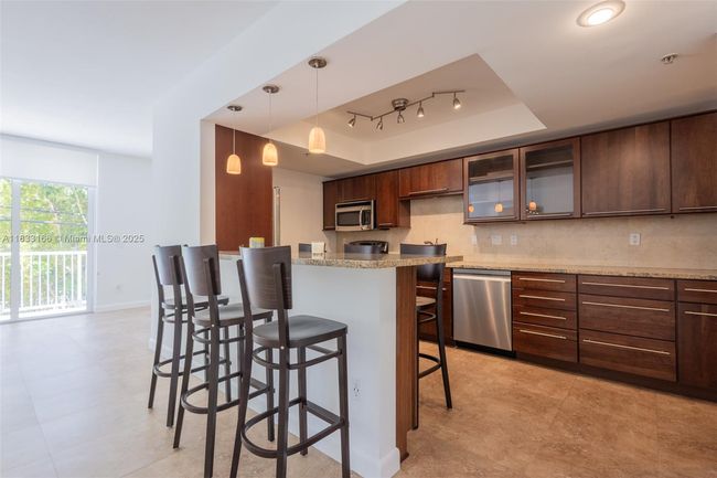 APT-101 - 50 Ocean Lane Dr, Condo with 3 bedrooms, 2 bathrooms and null parking in Key Biscayne FL | Image 16