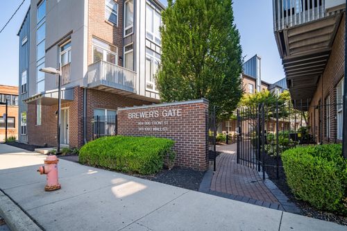 995 S Wall St, Columbus, OH, 43206-2560 | Card Image