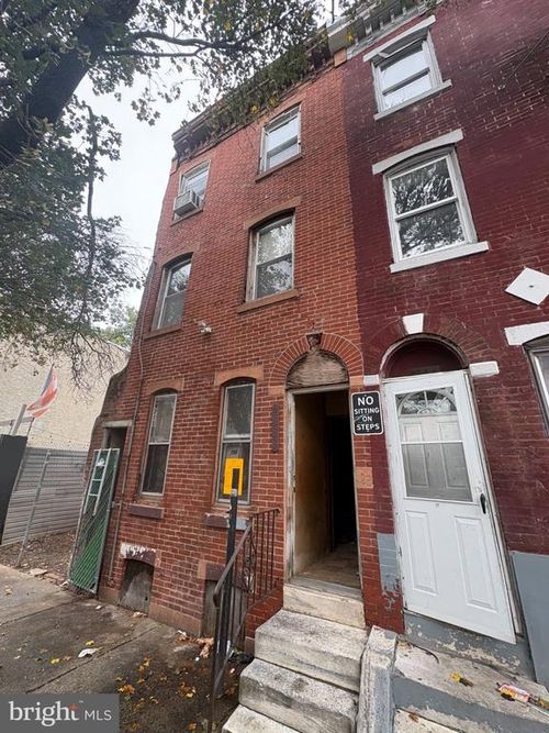 2433 N Lawrence St, PHILADELPHIA, PA, 19133-3022 | Card Image