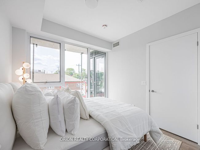 220 - 201 Brock St S, Condo with 2 bedrooms, 2 bathrooms and 1 parking in Whitby ON | Image 12