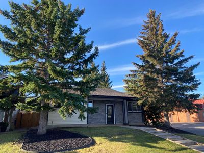 2141 Summerfield Blvd Se, House detached with 5 bedrooms, 3 bathrooms and 1 parking in Airdrie AB | Image 1