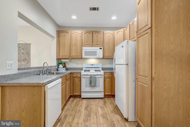 APT-313 - 13890 Chelmsford Dr, Condo with 2 bedrooms, 2 bathrooms and null parking in GAINESVILLE VA | Image 4