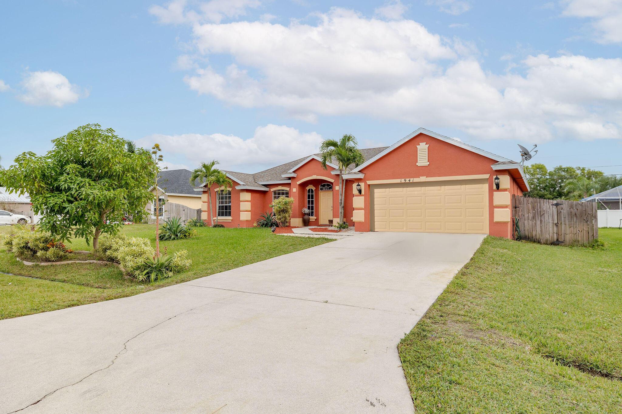 Logan St, Port Saint Lucie, FL 34953