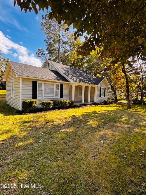 603 Lees Mill Rd, Laurinburg, NC, 28352-2708 | Card Image