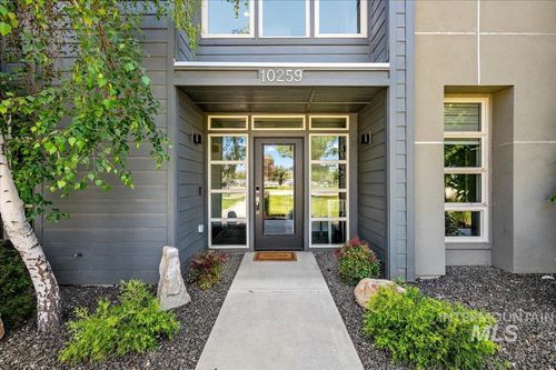 10259 W Carlton Bay Dr, Garden City, ID, 83714-5151 | Card Image