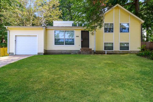 6801 Autumnhill Ln, Bartlett, TN, 38135-1646 | Card Image