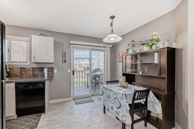 39 Abbeydale Villas Ne, Home with 3 bedrooms, 2 bathrooms and 1 parking in Calgary AB | Image 9