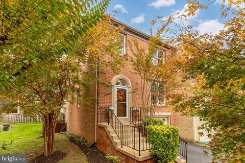 4008 Nicholas Ct, FAIRFAX, VA, 22033-2813 | Card Image