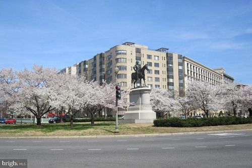 20-1 Scott Cir Nw, WASHINGTON, DC, 20036-2207 | Card Image
