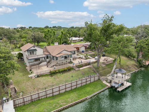939 Reiley Rd, Seguin, TX, 78155-1356 | Card Image