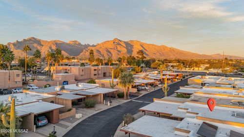 465 W Calle Lindero, Tucson, AZ, 85704-3917 | Card Image
