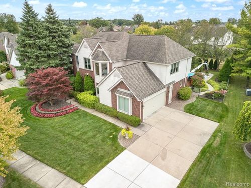 14026 Thames Dr, Shelby Township, MI, 48315-5435 | Card Image