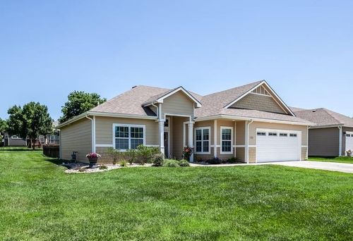 1721 S Willow St, Ottawa, KS, 66067-3881 | Card Image